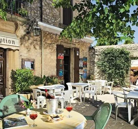 Hotel Logis Restaurant Les Geraniums Le Barroux