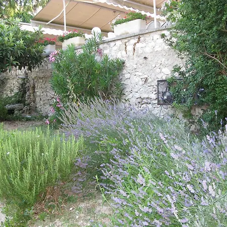 Logis Restaurant Les Geraniums 3*
