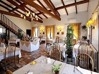 Logis Restaurant Les Geraniums Hotel 3*