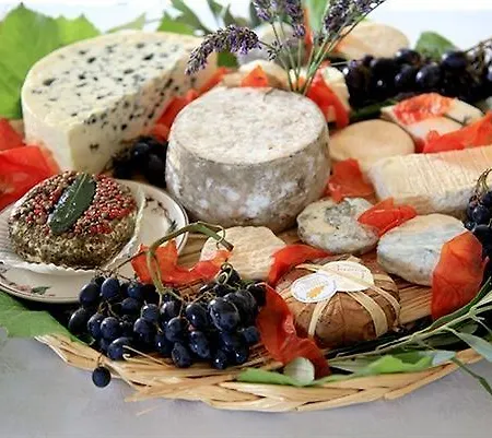 Logis Restaurant Les Geraniums 3* Le Barroux
